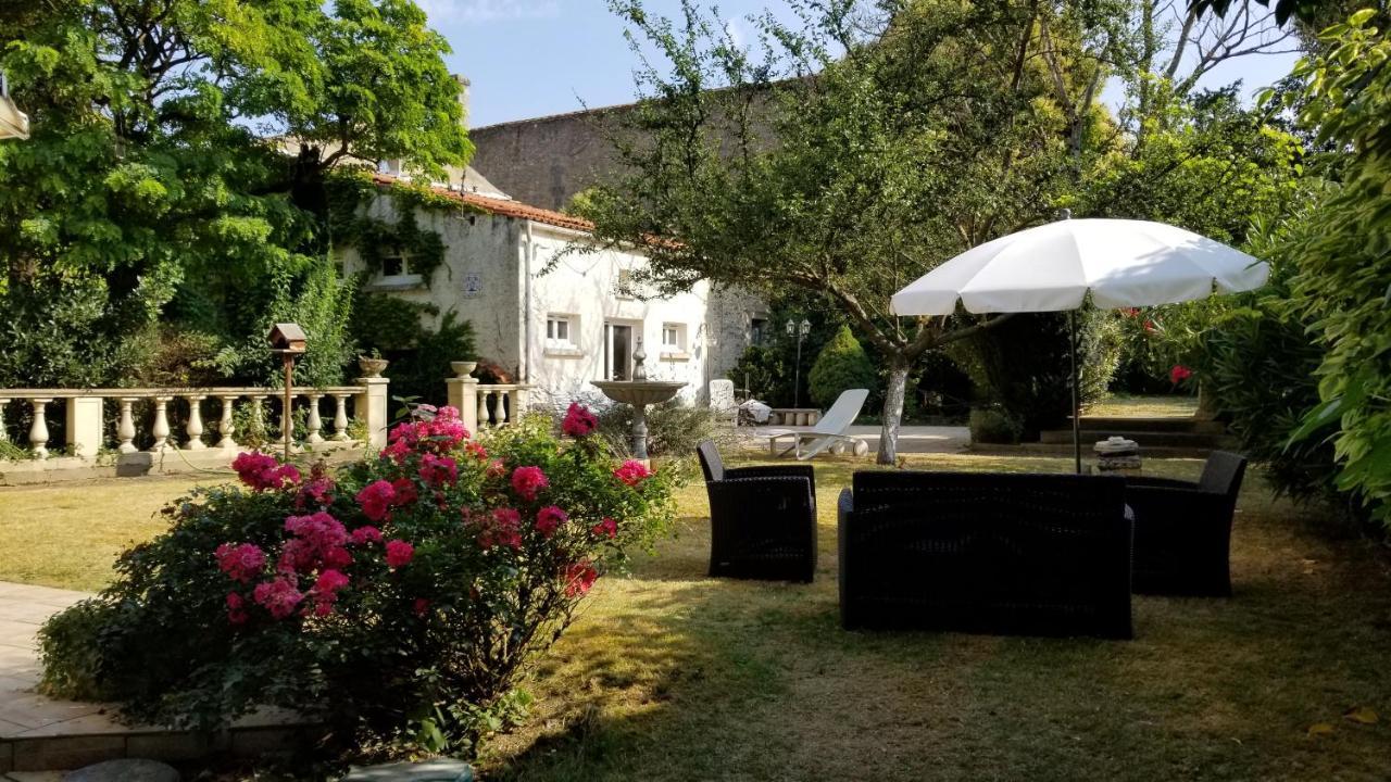 La Maison Blanche Blaye Exteriér fotografie
